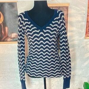 Roxy V-Neck Sweater in Navy and White Zigzag